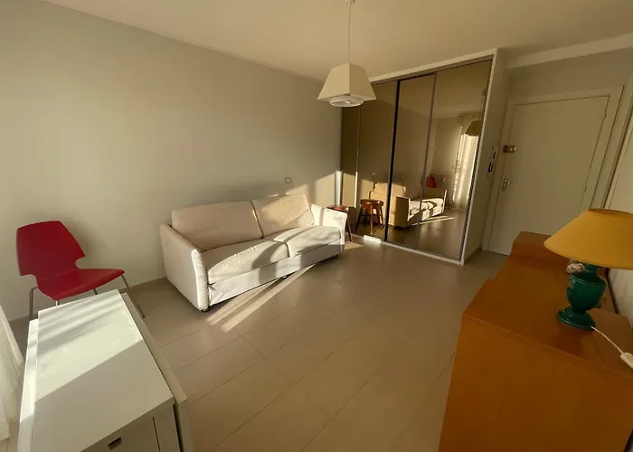 Διαμέρισμα Lovely Sunny